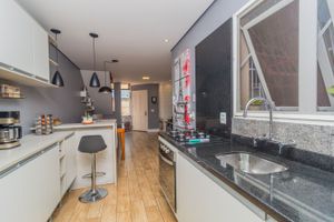 Image 15 - 304136
