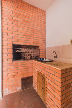 Image 33 - 304137
