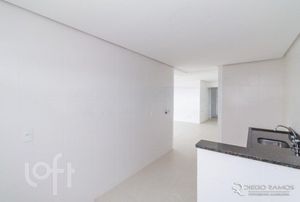 Image 20 - 304145