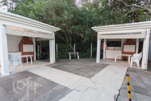 Image 30 - 304168