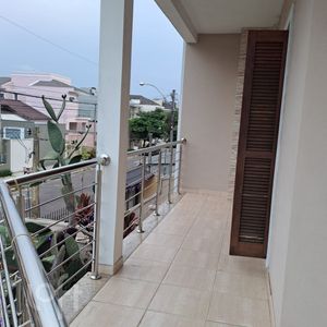 Image 10 - 304215