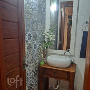 Image 23 - 304215