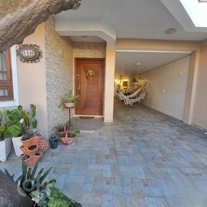 Image 1 - 304215