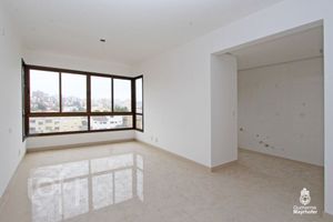 Image 1 - 304375