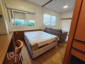 Image 8 - 304404