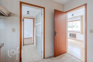 Image 13 - 304429