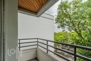 Image 11 - 304429