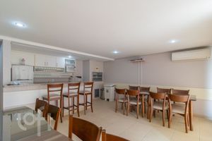Image 32 - 304437