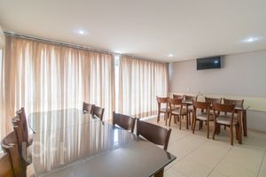 Image 33 - 304437