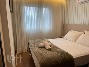Image 19 - 304444