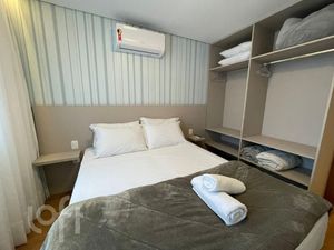 Image 18 - 304444