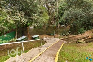 Image 25 - 304457