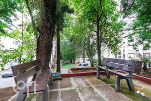 Image 26 - 304457