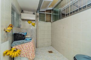 Image 13 - 304547