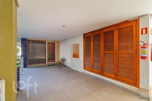 Image 31 - 304560