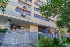 Image 32 - 304560