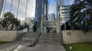 Image 17 - 304592
