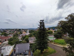 Image 17 - 304702