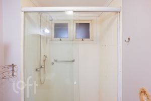 Image 32 - 304741