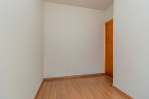 Image 12 - 304774