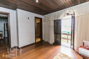 Image 13 - 304799