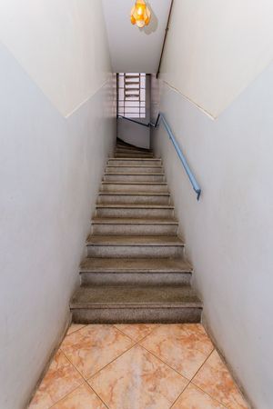 Image 24 - 304803
