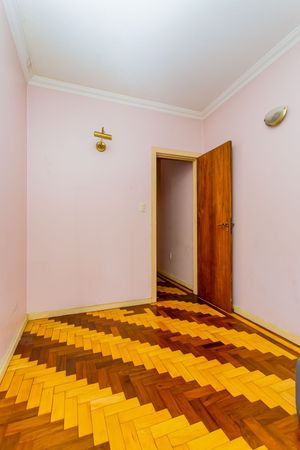 Image 28 - 304803