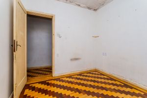 Image 40 - 304803