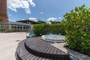 Image 30 - 304844