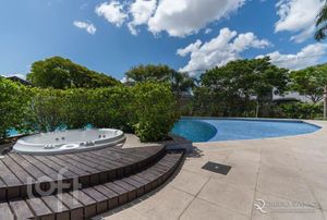 Image 31 - 304844