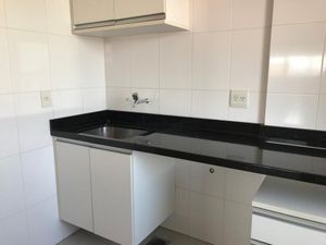 Image 18 - 304918