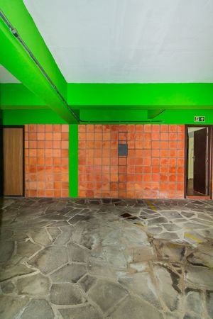 Image 19 - 304987
