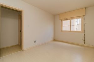 Image 13 - 304989