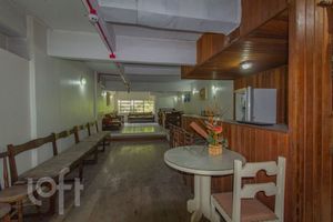 Image 25 - 305010