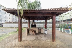 Image 29 - 305085