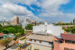 Image 17 - 305145