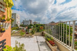 Image 30 - 305145