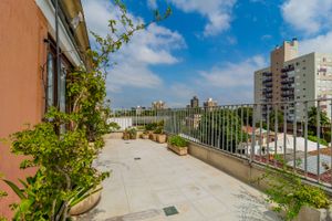 Image 31 - 305145