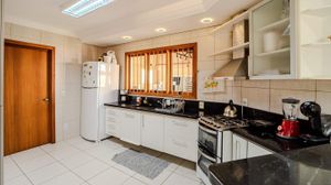 Image 4 - 305161