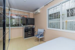 Image 11 - 305176