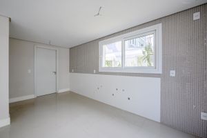Image 5 - 3052