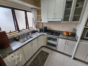 Image 17 - 305232