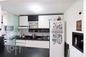 Image 4 - 305241