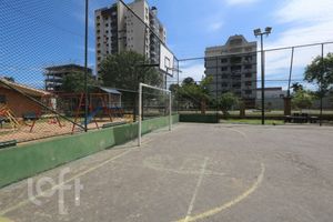 Image 23 - 305281