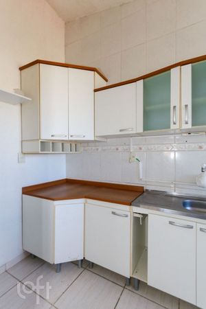 Image 30 - 305281