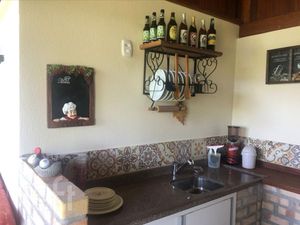 Image 19 - 305296