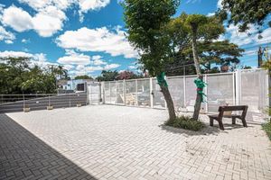 Image 1 - 305299