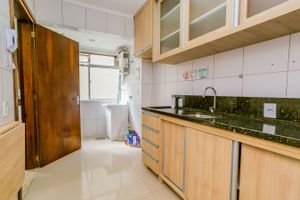 Image 11 - 305313