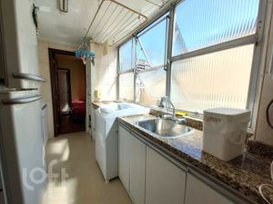 Image 42 - 305333