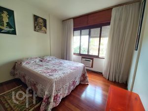 Image 27 - 305333